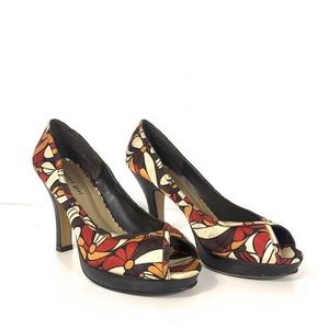 VINTAGE 70s FLOWERS ALL AROUND BURGUNDY ORANGE AND BROWN FANCY HIGH HEELS SHOE